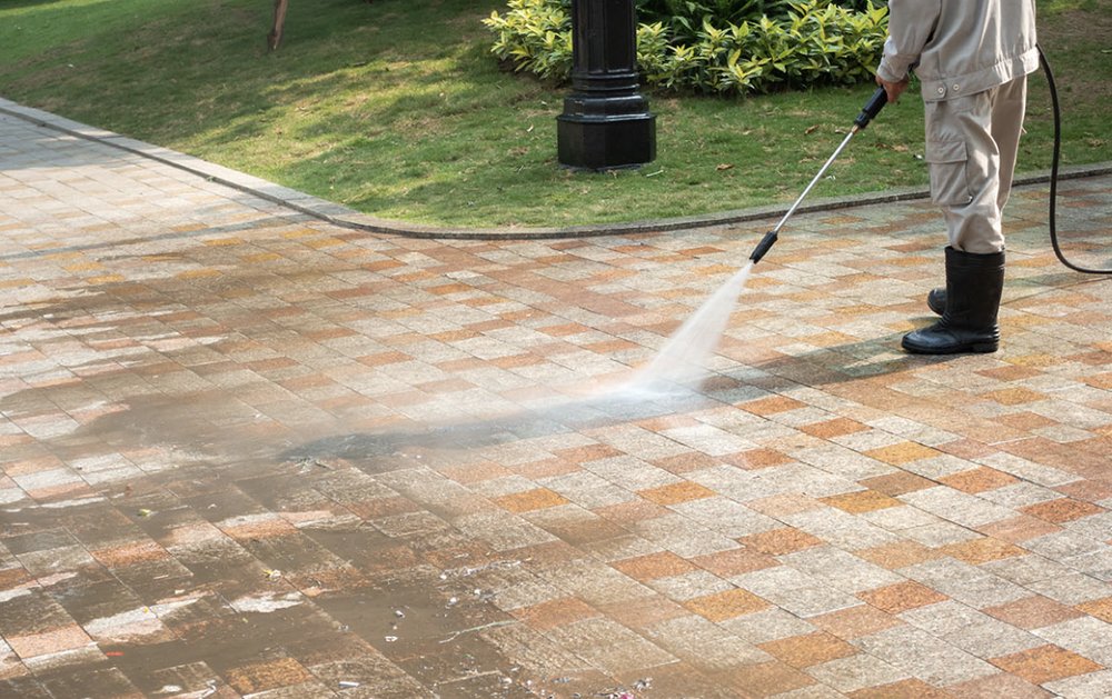 Slide of Floridas Best Gutter Cleaning