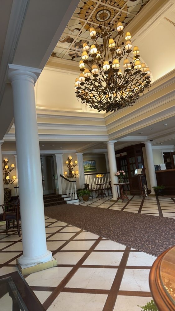 QUEEN’S LANDING 87 Photos & 45 Reviews 155 Byron St, NiagaraONthe