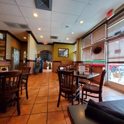 Vinnie's Pizzeria - Inside