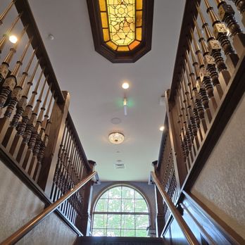 Dawn Manor - Upstairs - American Near Me - Baraboo, Wisconsin