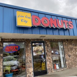 Live Oak Donut - Outside