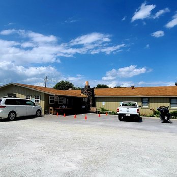 Gumlog Bar B Que and Fish Lodge - Main Building - Barbeque Near Me - Lavonia, Georgia Gumlog Bar B Que and Fish Lodge - Main Building - Barbeque Near Me - Lavonia, Georgia