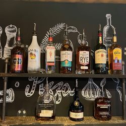Kechy Pizza - We have draft beer and and wine and cocktails in-house. And in Baltimore you can order bottled wine and 6-packs of beer delivered!