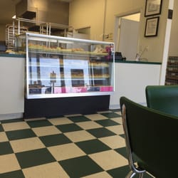 Southern Maid Donuts - Normally there is a line out the door but I came at 11 while everyone's at work!