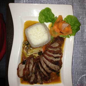 Mang Restaurant - zum Hauptgang gebratene Ente auf aromatischen Gemüse - Vietnamese Near Me - Waiblingen, BW