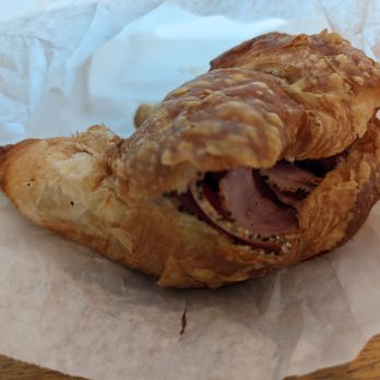 Scoom - Dijon Croissant - Coffee & Tea Near Me - Frankfurt, HE