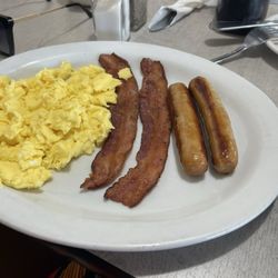Howard Grill and Pancake House - Bacon, scrambled eggs, and sausage links