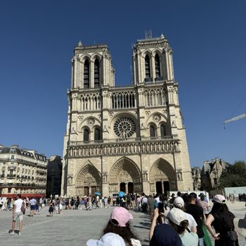 Notre Dame de la Paix - The front entrance - Paris, 75 Notre Dame de la Paix - The front entrance - Paris, 75