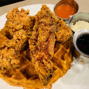 SweetDiner - Chicken and Waffle Belgian Waffle) - Diners Near Me - Milwaukee, Wisconsin