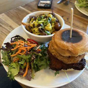 Lola Rosa - Cajun Burger with substituted poutine - Vegan Near Me - Montreal, Quebec Lola Rosa - Cajun Burger with substituted poutine - Vegan Near Me - Montreal, Quebec