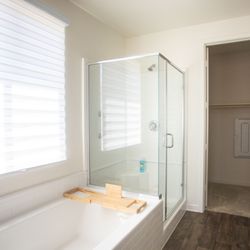 Moreno Beach House of Care - 2nd bathroom
