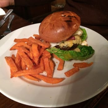 The Angel Inn - Ultimate burger and sweet potato fries - Pubs Near Me - London, XGL