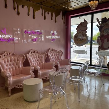 Colossal Cupcakes - North Olmsted - Plastic seating - Bakeries Near Me - North Olmsted, Ohio Colossal Cupcakes - North Olmsted - Plastic seating - Bakeries Near Me - North Olmsted, Ohio