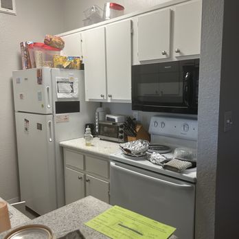 Greentree Place - Different color appliance , was told when I moved in 2 years again my unit is renovated  and would have stainless steel appliances? - Apartments Near Me - Chandler, Arizona