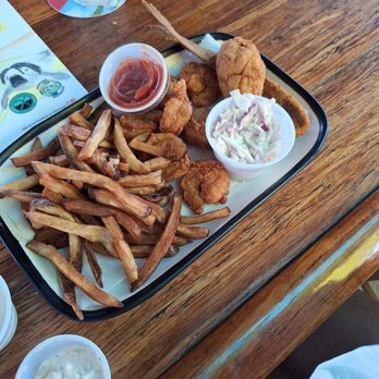 North Beach Bar and Grill - Seafood Near Me - Tybee Island, Georgia