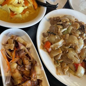 Buddha Thai Bistro - Crispy Pork Belly, Pad See You, Yellow Curry - Thai Near Me - Vacaville, California Buddha Thai Bistro - Crispy Pork Belly, Pad See You, Yellow Curry - Thai Near Me - Vacaville, California