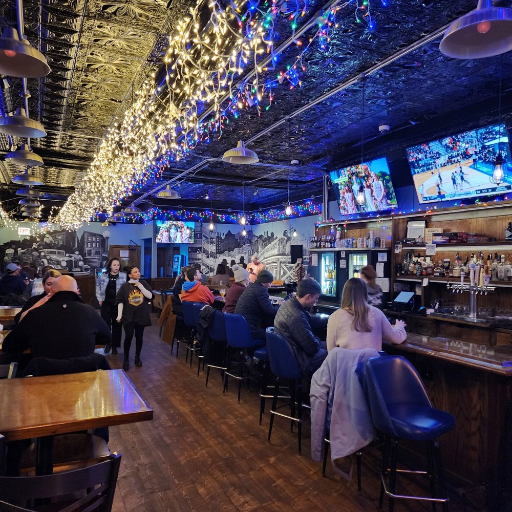 WRIGLEYVILLE NORTH Updated September 2024 233 Photos & 61 Reviews