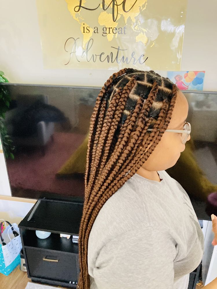 Shandu’s Exclusive Hair Logo