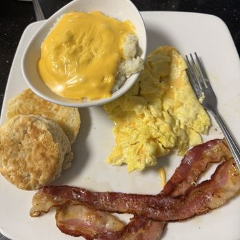 Lunas Restaurant - Soft bacon, cheesy grits and eggs - Desserts Near Me - Daytona Beach Shores, Florida Lunas Restaurant - Soft bacon, cheesy grits and eggs - Desserts Near Me - Daytona Beach Shores, Florida
