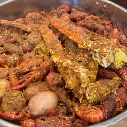 Hungry Crab Juicy Seafood & Bar - 4lbs of crawfish and an order of King Crabs. Hot and spicy!