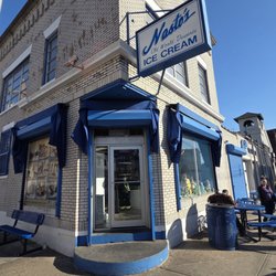 Nasto's Ice Cream - Nasto's entrance