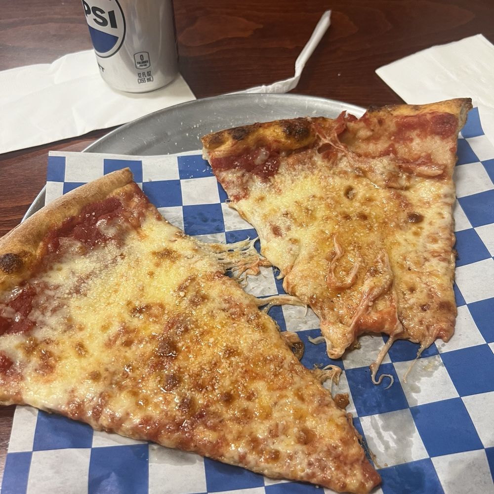 Nia's Pizzeria - Cheese slices and drink - Italian Near Me - Oley, Pennsylvania Nia's Pizzeria - Cheese slices and drink - Italian Near Me - Oley, Pennsylvania