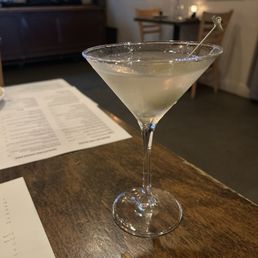 Dirty gin martini