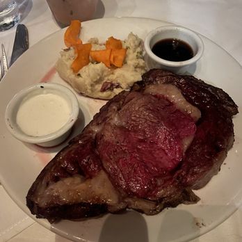 Chart House - 10oz Prime rib - Seafood Near Me - San Antonio, Texas