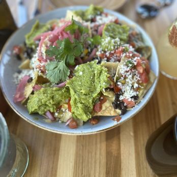 Tii Gavo - Nachos (added guacamole) - Mexican Near Me - Sedona, Arizona Tii Gavo - Nachos (added guacamole) - Mexican Near Me - Sedona, Arizona
