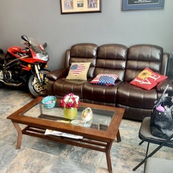 Timi’s Alpina - Waiting area - Auto Repair Near Me - Anchorage, Alaska Timi’s Alpina - Waiting area - Auto Repair Near Me - Anchorage, Alaska