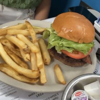 Suzie's Diner - Apple wood bacon burger - Diners Near Me - Hudson, New Hampshire Suzie's Diner - Apple wood bacon burger - Diners Near Me - Hudson, New Hampshire