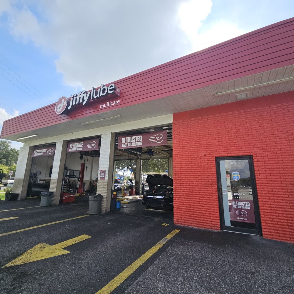 Jiffy Lube - Front entrance and service bays - Oil Change Stations Near Me - Gainesville, Florida Jiffy Lube - Front entrance and service bays - Oil Change Stations Near Me - Gainesville, Florida