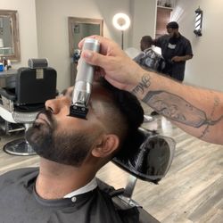 Uptown Cutz & Stylez - Beard Grooming