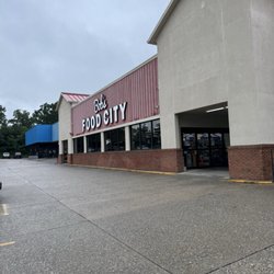Bob's Food City - Store front