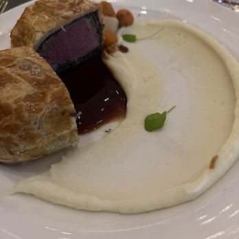 Gordon Ramsay Hell's Kitchen - Beef Wellington - New American Near Me - Miami, Florida Gordon Ramsay Hell's Kitchen - Beef Wellington - New American Near Me - Miami, Florida