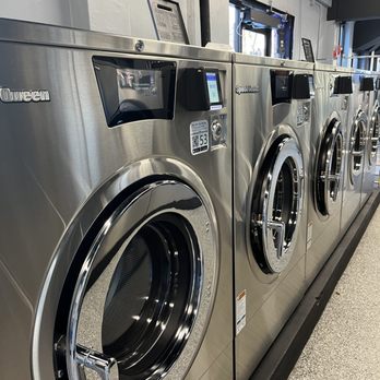 Spin Laundry - Laundromat Near Me - Shorewood, Wisconsin Spin Laundry - Laundromat Near Me - Shorewood, Wisconsin