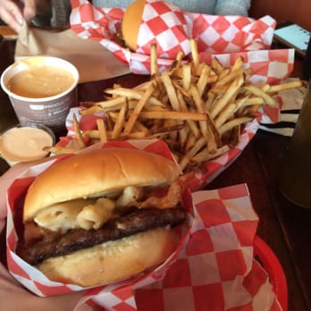 Lil Woody's - Beecher's mac n cheese burger + fries w cheese sauce... Typical day at li'l woody's - Burgers Near Me - Seattle, Washington