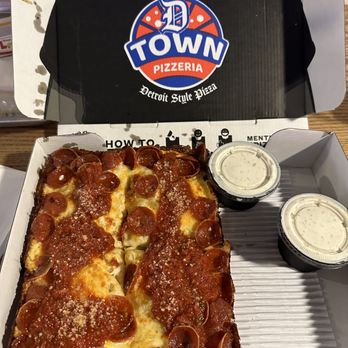 DTown Pizzeria - Pepperoni - Pizza Near Me - Canoga Park, California
