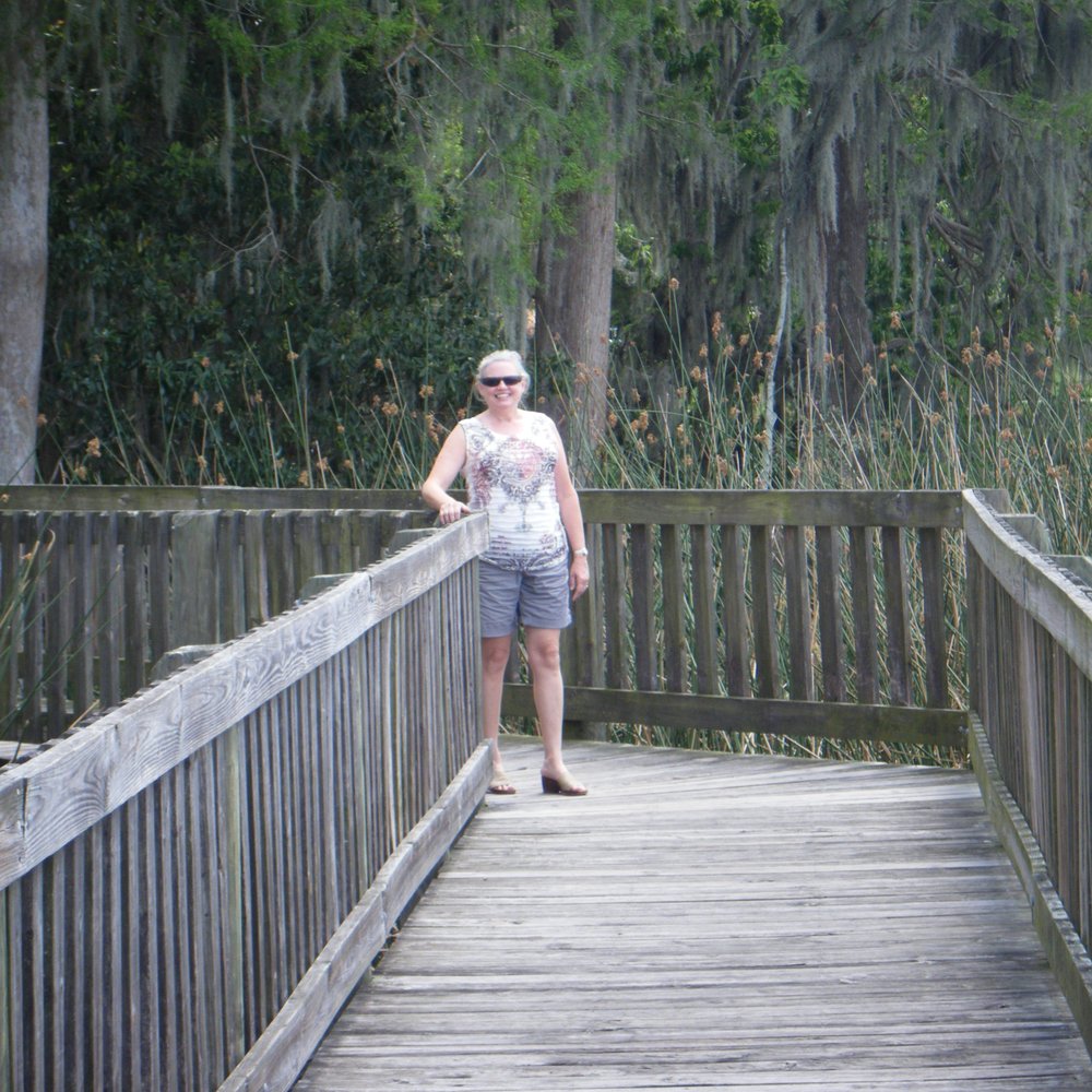 Clear Lake Park - Scruffy tourist enjoyng the park - Parks Near Me - Orlando, Florida