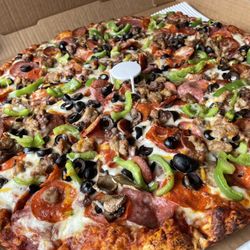 Straw Hat Pizza - King size the Works