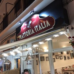 Trattoria Italia - Restaurant dining area