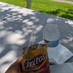 DD's Snack-N-Lunch Shop