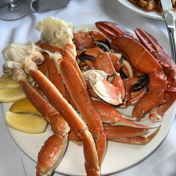 Tom Ham's Lighthouse - Snow crab clusters, Jonah crab claws, and lobster claws - Breakfast & Brunch Near Me - San Diego, California Tom Ham's Lighthouse - Snow crab clusters, Jonah crab claws, and lobster claws - Breakfast & Brunch Near Me - San Diego, California