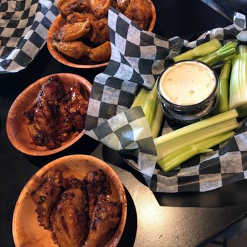 Duff's Famous Wings - Chicken Wings Near Me - Buffalo, New York