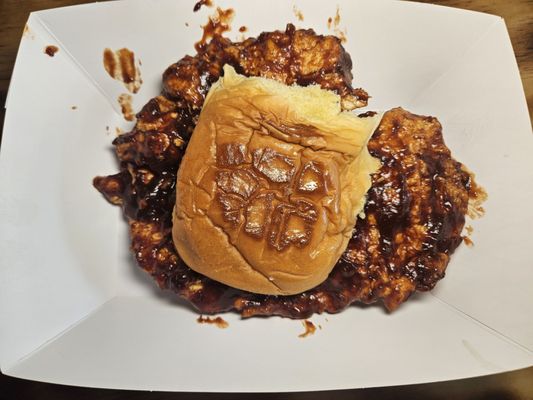 Luo’s Burgers by null
