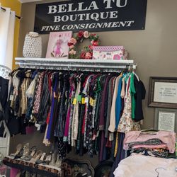 Bella Tu Boutique - Signage