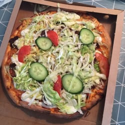 Vestegnens Pizzaria & Restautant - Salat pizza med kebab, nr. 35