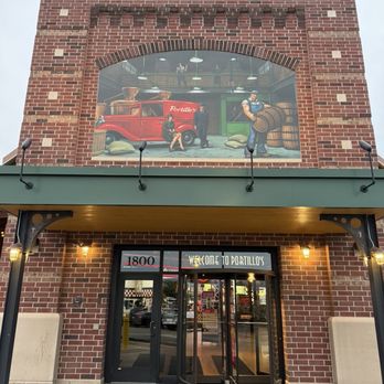 Portillo's Roseville - Salad Near Me - Roseville, Minnesota