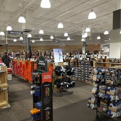 DSW Designer Shoe Warehouse - Interior