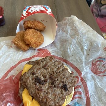 Wendy's - I mean? No top bun and you can't even count 4 nuggets. This Wendy's is the worst. - Burgers Near Me - Sun City, California Wendy's - I mean? No top bun and you can't even count 4 nuggets. This Wendy's is the worst. - Burgers Near Me - Sun City, California